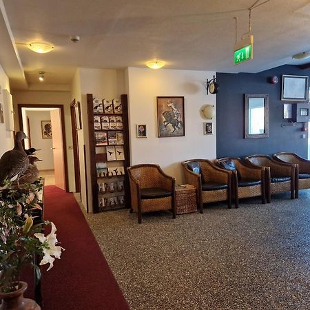 Gauksmyri Guesthouse Lodge Хваммстанги Экстерьер фото