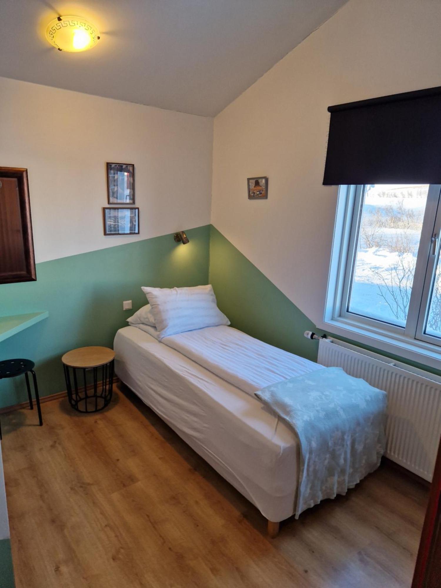 Gauksmyri Guesthouse Lodge Хваммстанги Экстерьер фото